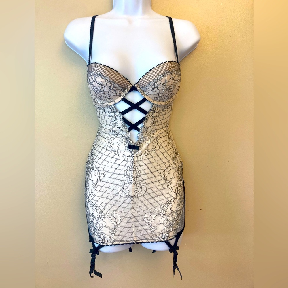 Victoria’s Secret lace garter chemise with underwire push-up cups 34B